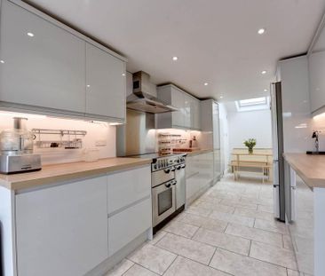 3 bedroom terraced house to rent - Photo 5