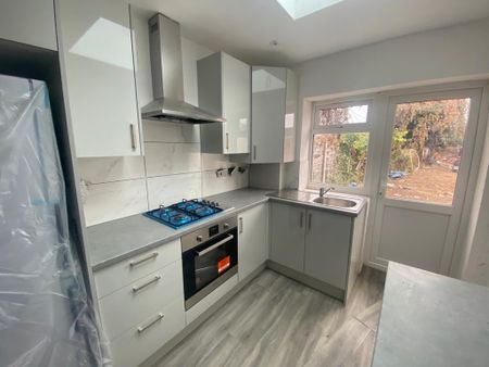 2 bedroom flat to rent - Photo 3