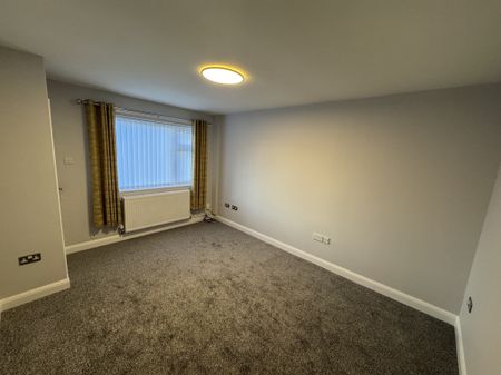 New Holles Court, Worksop - Photo 3
