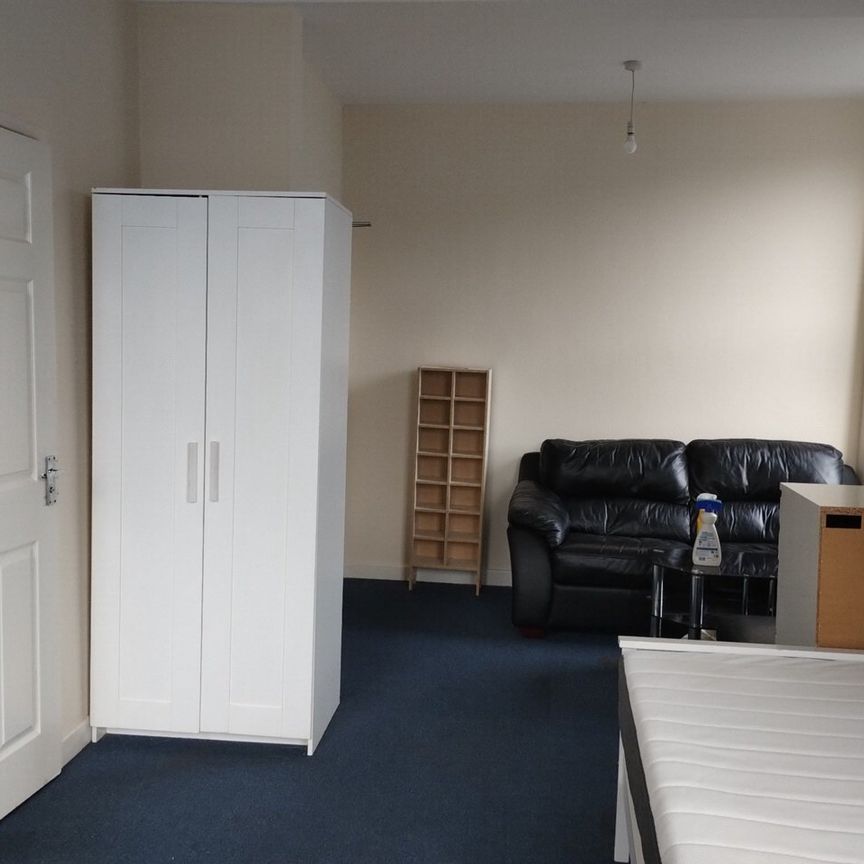 Room in a Shared House, Richmond Row, L3 - Photo 1