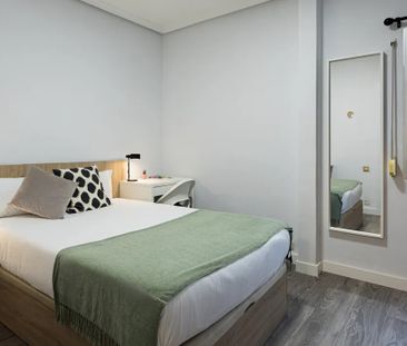 Calle de Cavanilles, Madrid, Community of Madrid 28007 - Photo 3