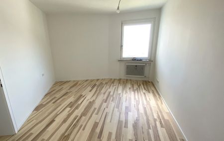 Stilvolle 3,5-Zimmerwohnung mit Seeblick – Neuwertig nach Komplettsanierung - Foto 4