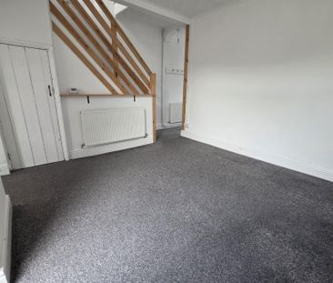 3 bedroom House To Let - Photo 4