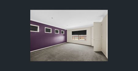 Welcome to 109 Sunraysia Drive - a spacious, family-friendly home positioned in a quiet pocket of Mitchell Park. - Photo 2