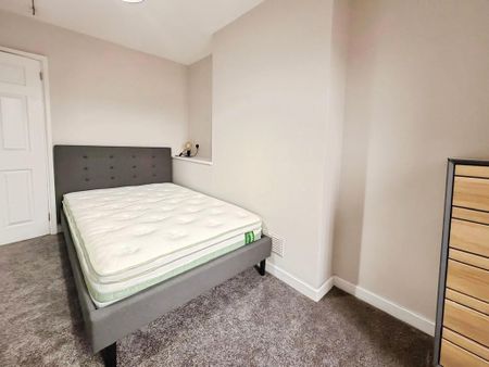 2 bedroom flat to rent - Photo 4