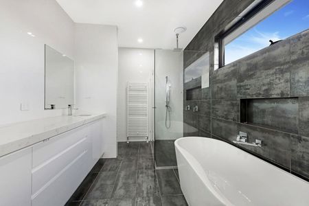 8A Biscop Road, MOORABBIN, VIC - Photo 3