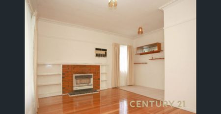 Freshly Painted & Quiet Court Location in a prime spot! - Photo 4