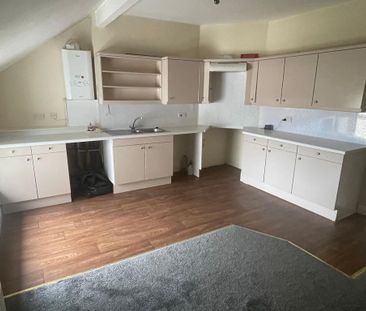 3 bedroom flat to rent - Photo 3