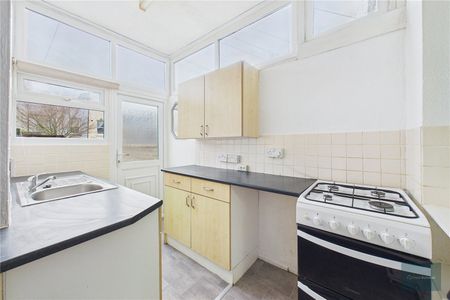 Glenmore Avenue, Stoke, Plymouth, Devon, PL2 - Photo 2