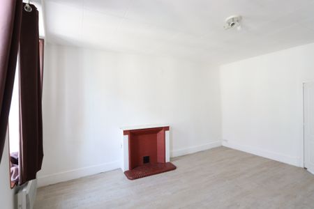 Location Appartement 2 pièces 40m² LA CHARITE SUR LOIRE 58400 - Photo 2