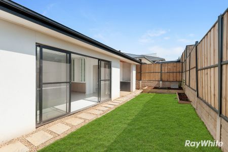 Custom Built Home With Quality Inclusions - Photo 4