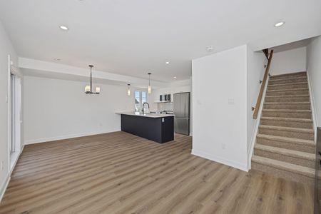 For Lease - 102 Casita Private, Orleans - Convent Glen and Area, Ontario - Photo 3