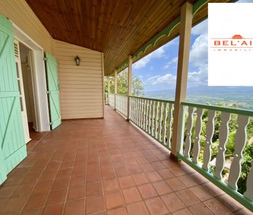 Location Maison 5 pièces 105m² LE LAMENTIN 97232 - Photo 1