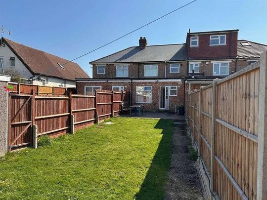 Royal Lane, Uxbridge, UB8 - Photo 1