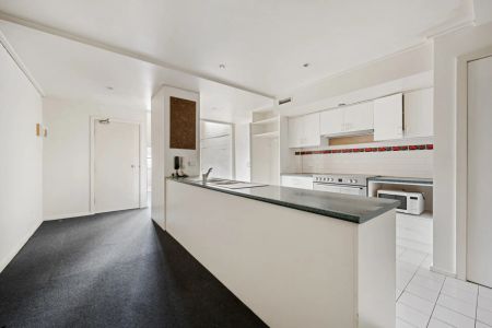 Unit 6/121-123 Yarra Street, Abbotsford. - Photo 3