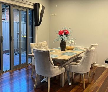 Altona North - Photo 2