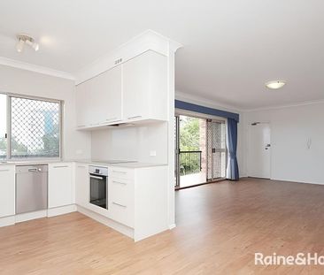 Two Bedroom Unit with Huge City Views - Photo 5