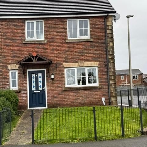 3 bedroom semi-detached house to rent - Photo 2