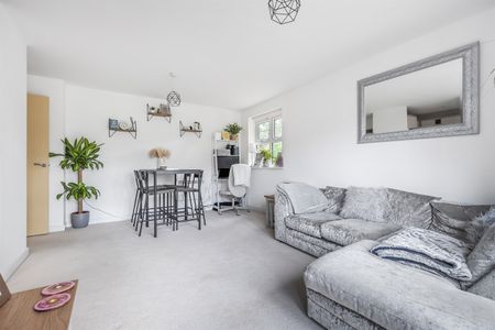 Aphelion Way, Reading, RG2 9FR - Photo 2