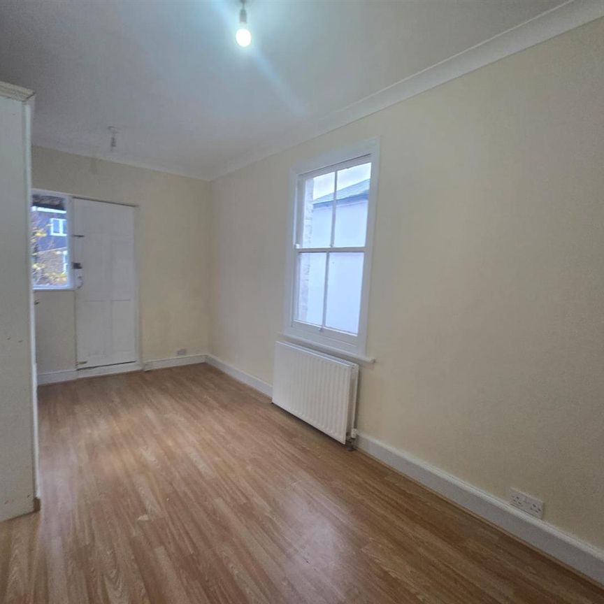 Hichisson Road, London SE15 - Photo 1