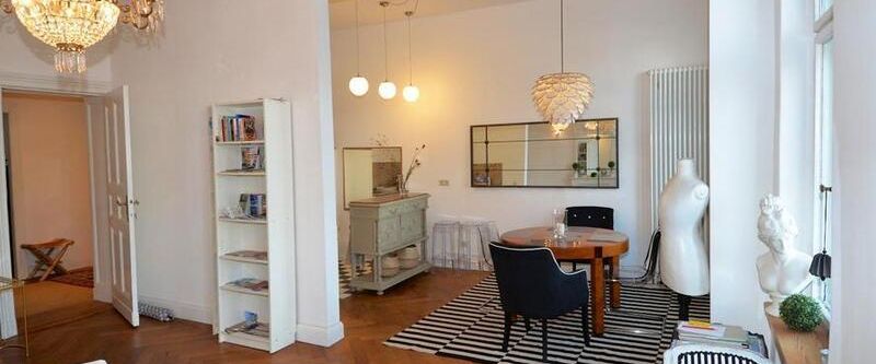 Hochwertige und stilsichere Altbauwohnung in Moabit, möbliert - Photo 1