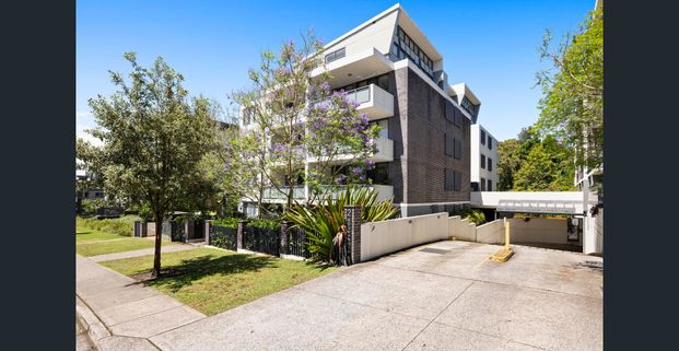 ModernApartment with Leafy Outlook in Prime Asquith Location - Photo 1