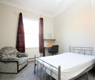 4 bedroom terraced house to rent - Photo 6