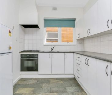 Charming & Conveniently Located Home – Just Minutes from the City - Photo 5