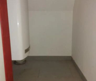 NEU - Zentrale 2-Zimmer-Wohnung mit Küchenblock im 2. Obergeschoß (... - Photo 5