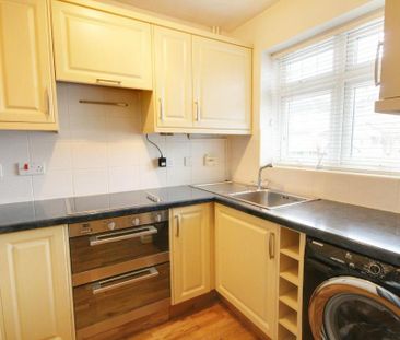 2 bedroom terraced house to rent - Photo 6