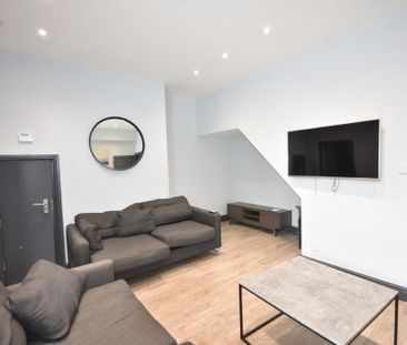 5 bedroom flat to rent - Photo 1