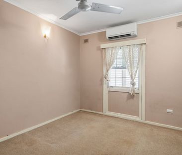 Mid-century Coastal Retreat! - Photo 6