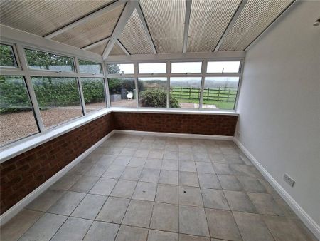 3 bedroom detached house to rent - Photo 3