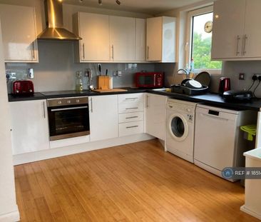 2 bedroom flat to rent - Photo 6