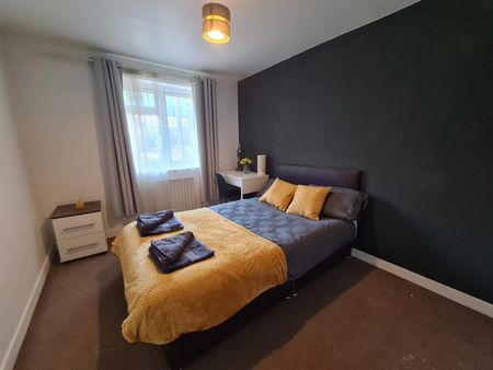 Room in a Shared House, Woodside Road, SO17 - Photo 4