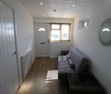 Gladstone Rise, High Wycombe - Photo 5