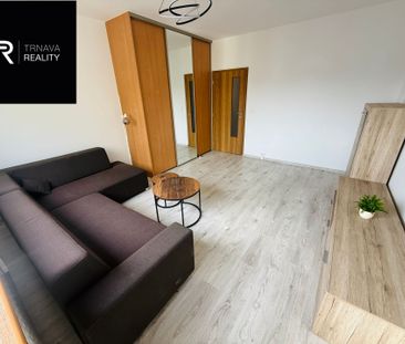 TRNAVA REALITY - Klimatizovaný 3 izbový byt s loggiou, Na Hlinách - Photo 1