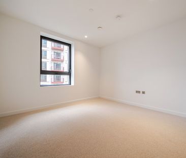 Available from 05/01/2026 - 2 Bed Apartment, Furnished - Photo 3