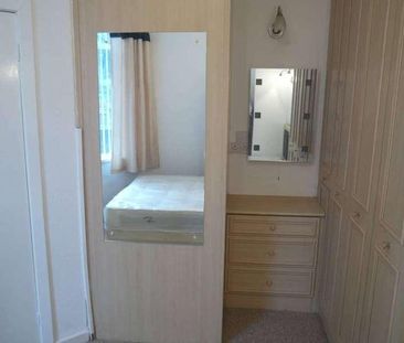 Victoria Crescent, Eccles, M30 - Photo 2