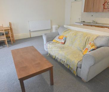 2 bedroom ground floor flat to rent - Photo 4