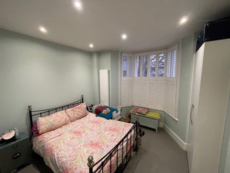 2 Bed Flat, Bramber Road, W14 - Photo 4