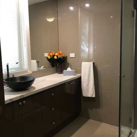 South Yarra 1 Bed 1 Bath 2 Car - Photo 4