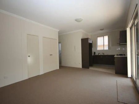 “Christmas Offer: $50 rent discount apply if move in before 15th Dec” - Photo 2