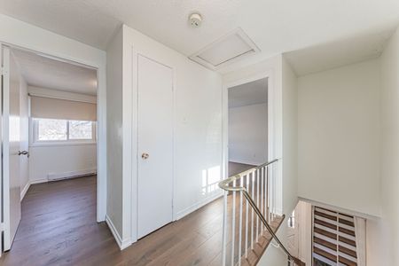 For Lease - 22 Hazelglen Court Unit# Upper level, Brampton, Ontario - Photo 4