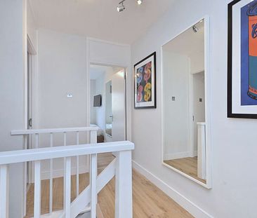 Cozy and Bright Flat in Culvert Road - Photo 6