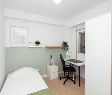 Carrer d'Almassora, Valencia, Valencian Community 46010 - Photo 4