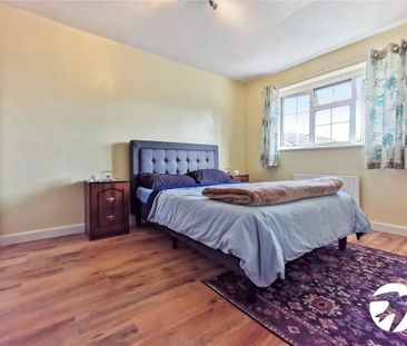 3 bedroom end of terrace house to rent - Photo 5