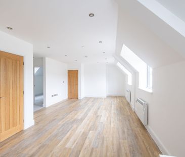 To Let 2 Bedroom Apartment - Photo 3