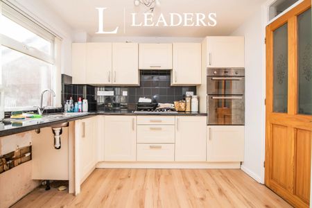 3 bedroom house to rent Sandpiper Gardens, Birmingham, West Midlands, B38 - Photo 2