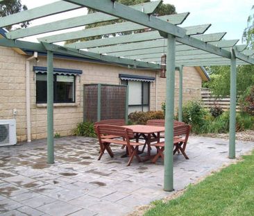 Open Plan Living - Photo 5